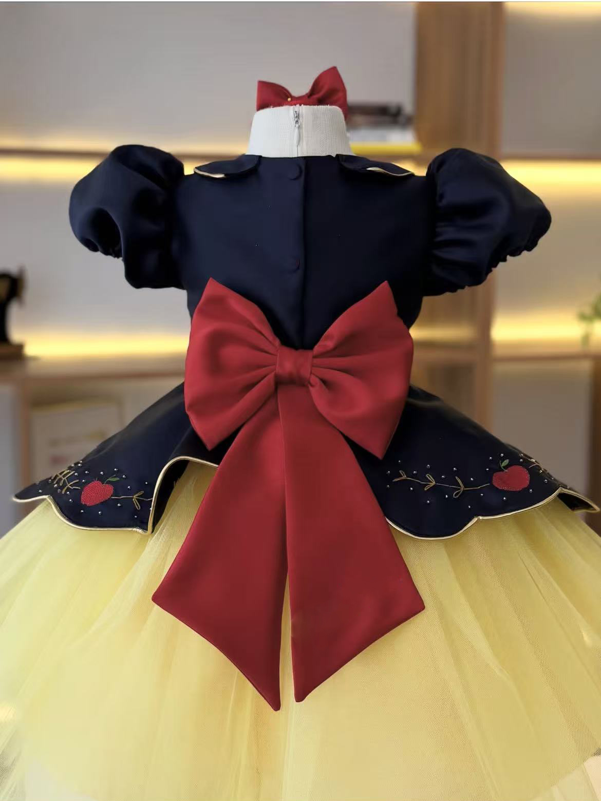 夏のベビーガール向け、クラウンとリンゴの刺繍が施された、深青 - Baby Clothing Dresser のレビューと価格